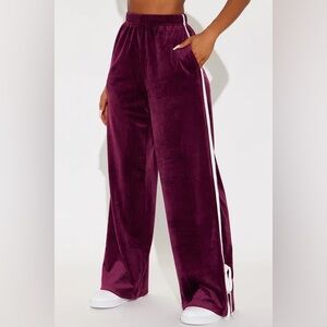She’s a softie velour track pant burgundy/combo